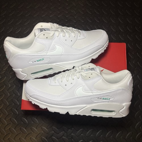 Uk8 nike air - uk8.5, white
